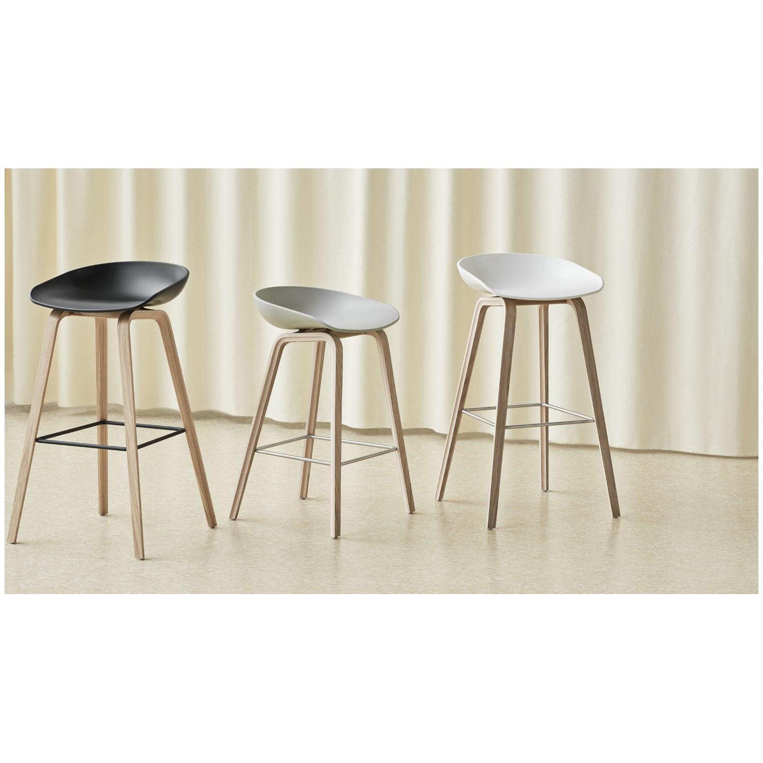 HAY About a Stool 32 barstol låg vitmattlackad ek HAY About a Stool 32 barstol låg vitmattlackad ek