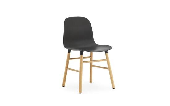 Normann Copenhagen - Form stol - svart/ek